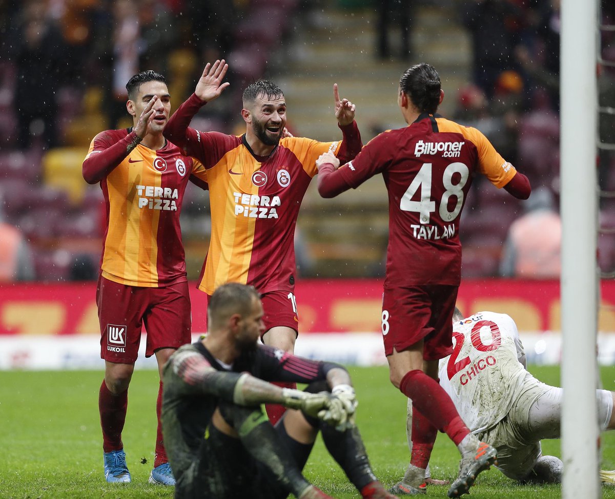 галатасарай инвалид. галатасарай. галатасарай чемпион турции. галатасарай национальность. локомотив галатасарай.