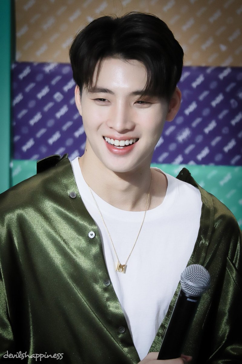 devilshappiness's tweet photo. งานวิ่งงานแรกของคุณเค้าวันนี้

#MeanPhiravich 
#m34nismindxPGS 
#ParagonGiftStore 
#HappinessDelivery https://t.co/7hAWvTaCkL