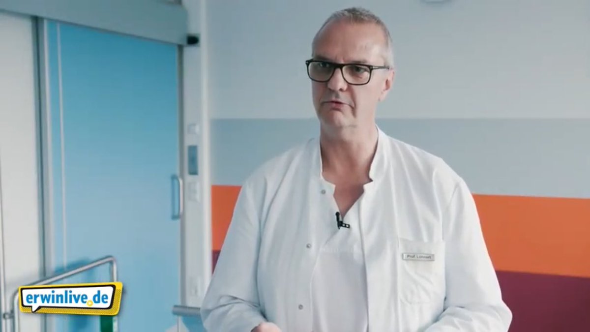 Klinik_News's tweet photo. Teil 3 #LetsTalkAboutShit  #Klositz https://t.co/2cYRP6p7XM via @YouTube #darmkrebs #Vorsorge @BurdaStiftung https://t.co/lOyNK9XsJ6