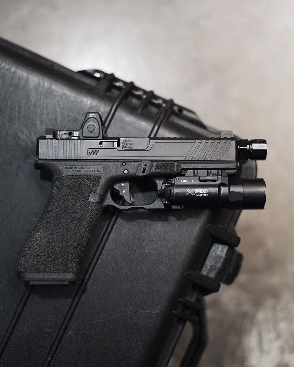 VolkerPrecision's tweet photo. Just how I like it, everything you need and nothing you don’t. From @aganz__ •
Making that Glock perfection more perfectiony. ⠀⠀⠀⠀⠀⠀⠀⠀
#volkerprecision #9mm #rm06 #magpul #vickerstactical #AZWS
https://t.co/OC6iOGzupl https://t.co/0kbmhxDfUy