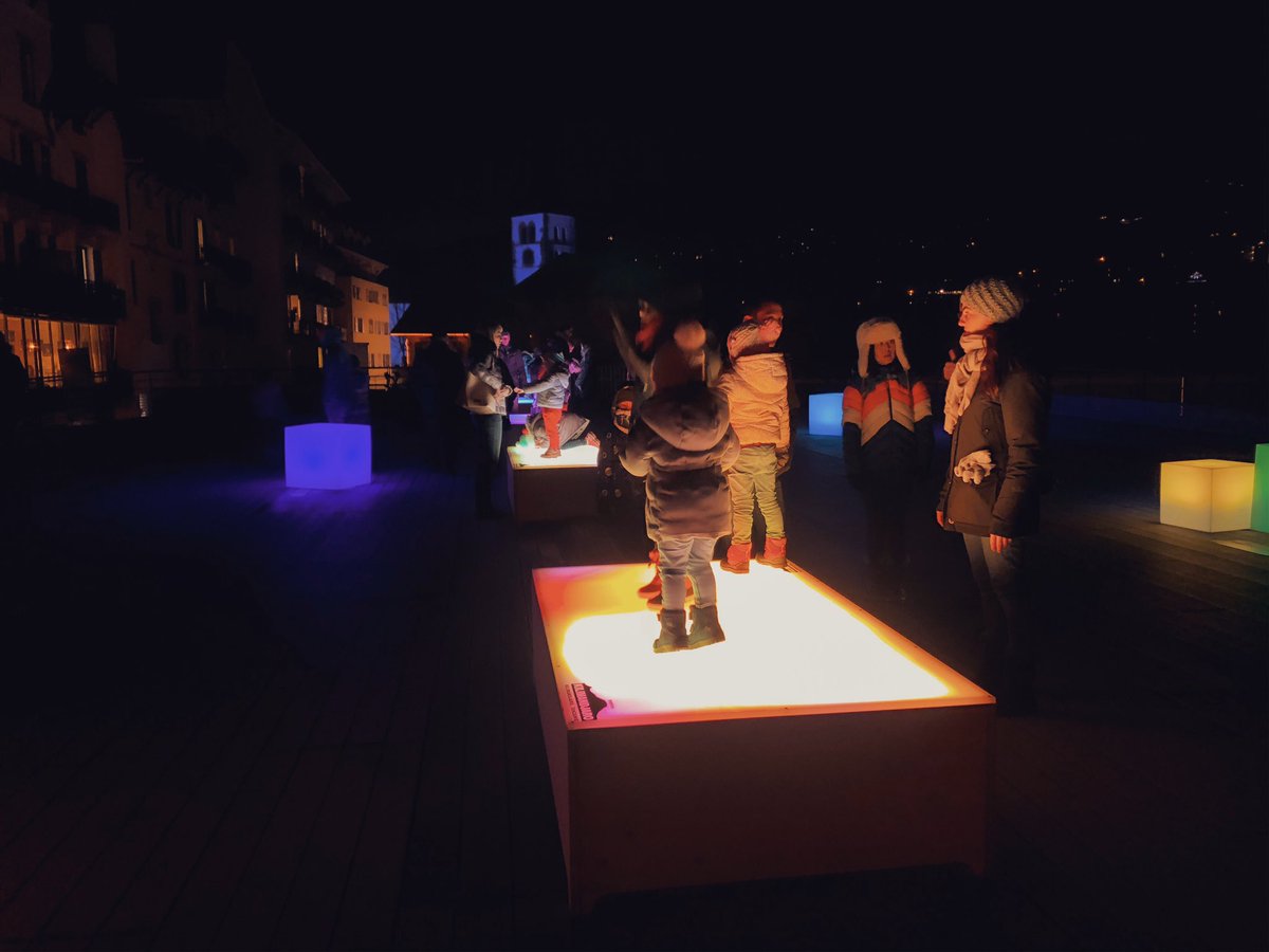sebveyre's tweet photo. Un plaisir de voir les enfants et les grands enfants s’amuser avec la lumière ! 

Premier de Cordée - Lumières Saint Gervais 🏔🌟🌏

W/@Vendredi_4 - @LTBLStudio https://t.co/7Vo9eCnW4L