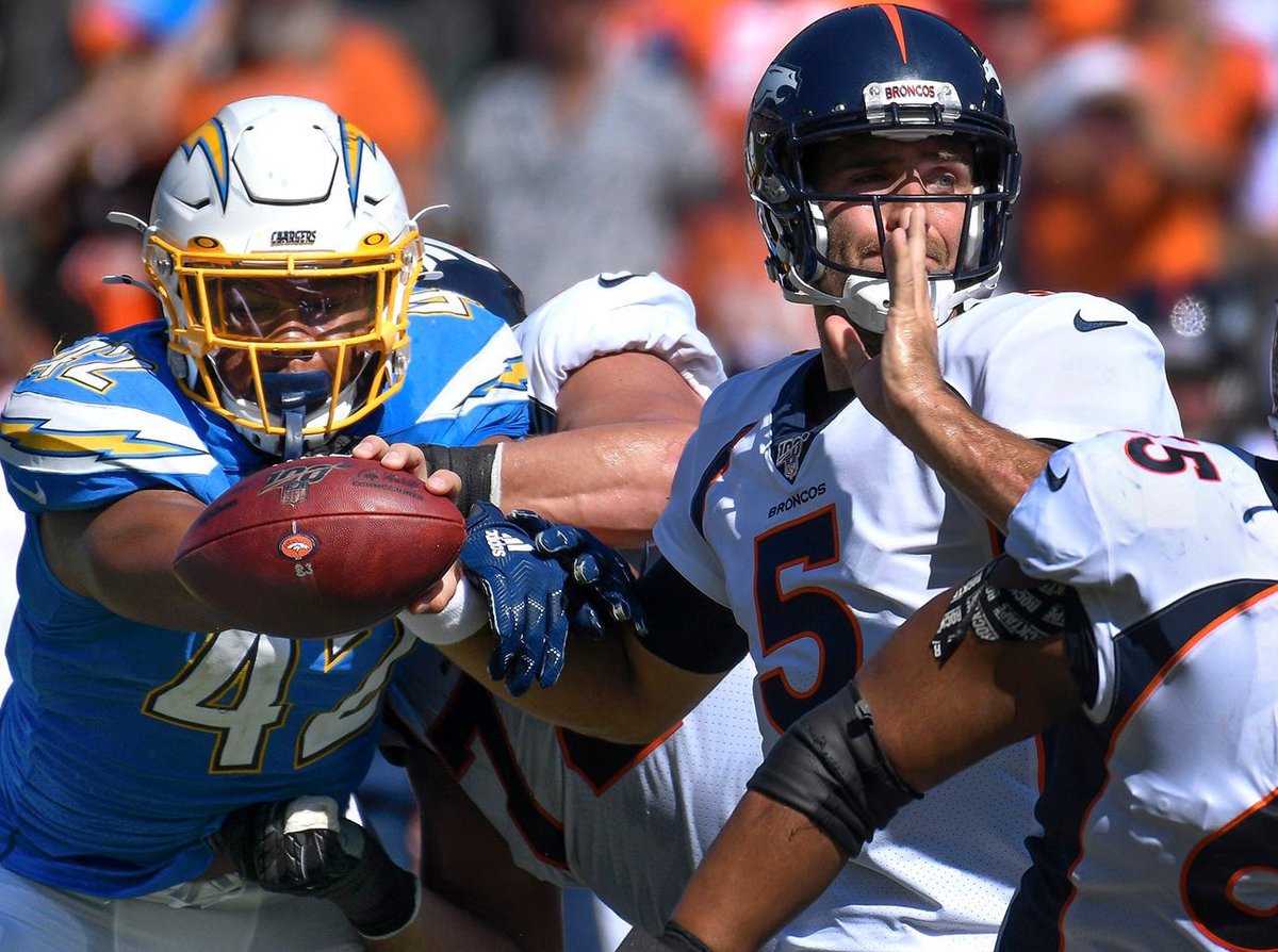 SptShtr_Bert's tweet photo. Cool to have 3 of my images included in the #usatoday gallery of “Best NFL Photos of 2019”:
https://t.co/FAZVdZfYrI https://t.co/zPVxC6d3DH