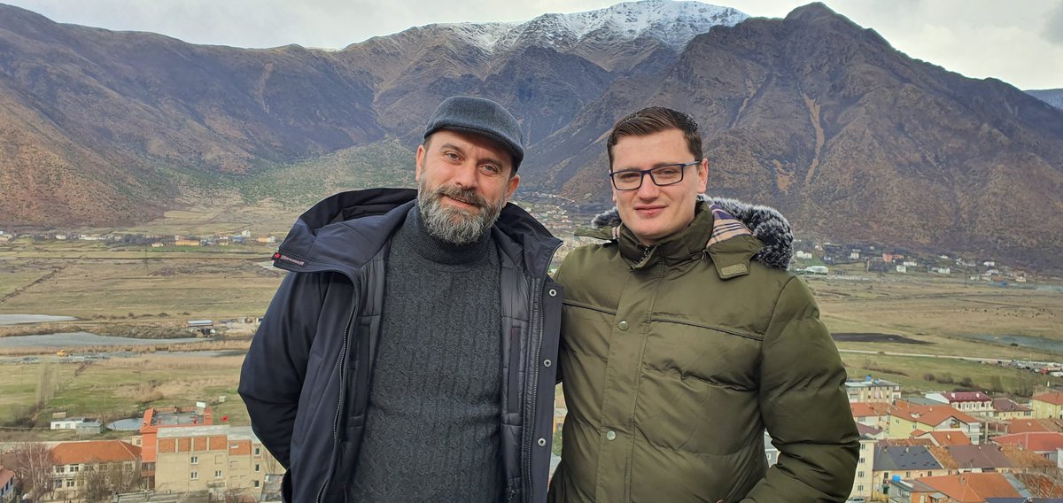 DomGjergji's tweet photo. Një ditë e bukur në Bulqizë me bulqizakë të veçantë:
Sami Curri gazetar i BIRN
Andi Topi, Imam i Xhamisë së Bulqizës
Lulzim Hupi, një burrë i ri me entuziazëm i cili ka hapur një bujtinë në kullën e tij.
Ditë e paharrueshme! https://t.co/Z7XZuhBXkt