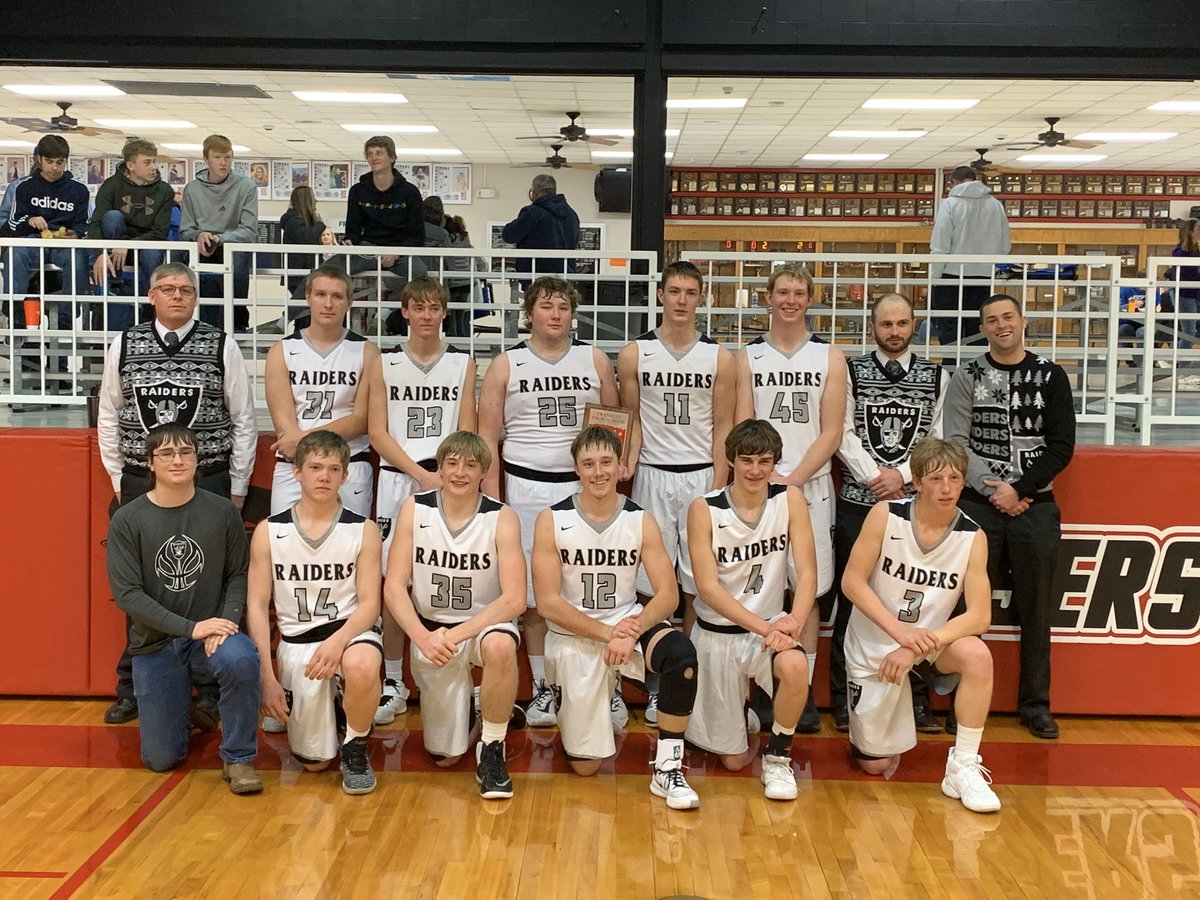 hoops_raider's tweet photo. Both teams are Holiday Tournament champs. 
Girls 7-0
Boys 5-2 
#raiderhoops https://t.co/dnZUZS1uiI