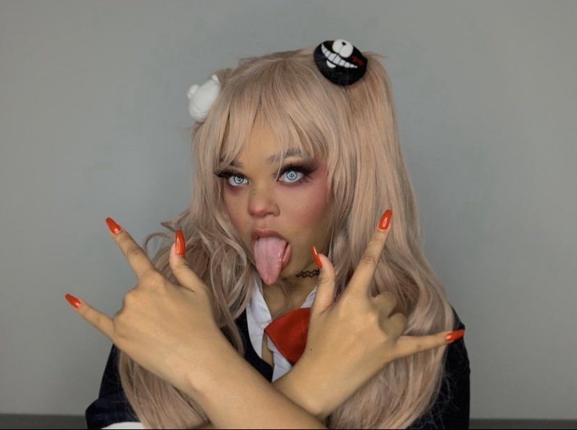 summerdru's tweet photo. COSPLAYERS!! LET ME SEE YOUR FAVORITE COSPLAYS OF 2019!!! Here are mine! https://t.co/B9MalOhyWM