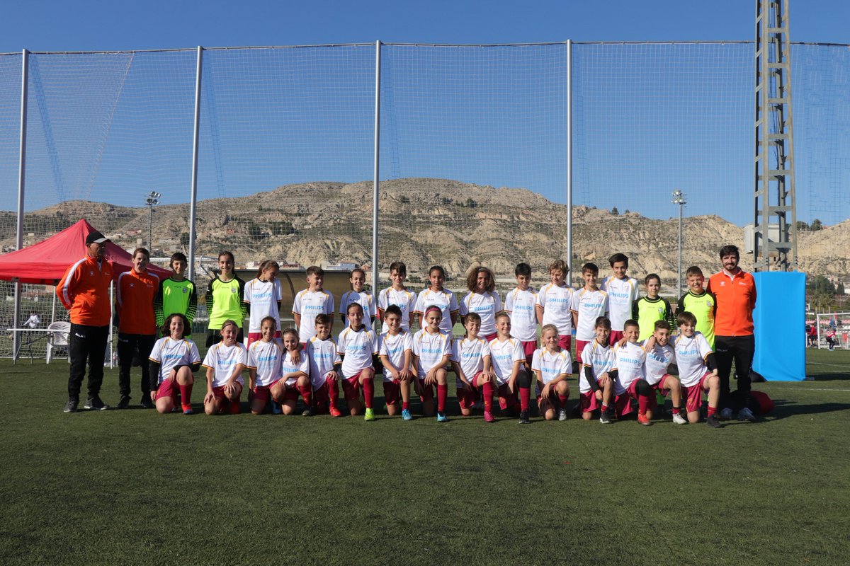 IV TORNEO FELIPE PÁRRAGA 🔴⚪

El <a href="/VillarrealCF/">Villarreal CF</a> se proclama campeón del IV Torneo Felipe Párraga "El Mesones" en sus dos categorías, el cuál venció a la Selección <a href="/ffrm_es/">FFRM</a> en ambas finales.