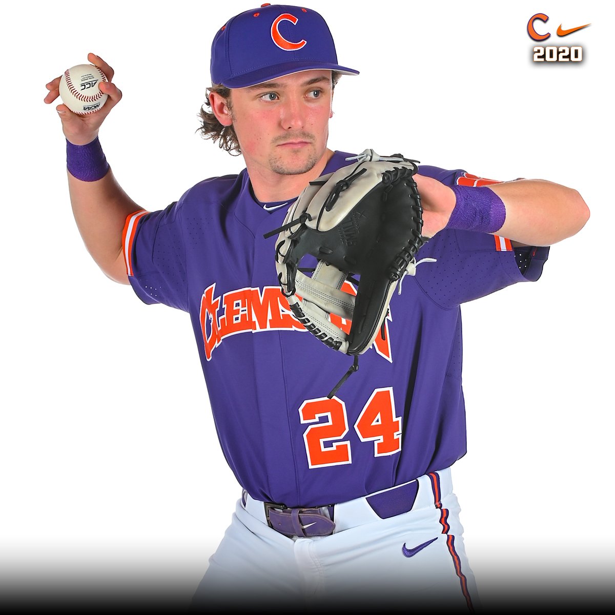 ClemsonBaseball's tweet photo. As we wait on baseball season... 

Good luck to @ClemsonFB in the Fiesta Bowl tonight! 💪🌵

#ClemsonFamily #ALLIN https://t.co/nYSUYdjJV6
