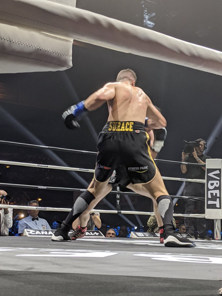 UniventBoxing's tweet photo. 🥊 RÉSULTAT
Victoire par TKO à la 6ème reprise de Bruno Surace contre Giorgi Khutsishvili 🔥
#CanalPlusBoxe #SuraceVSKhutsishvili https://t.co/6gGpIsdJ9E
