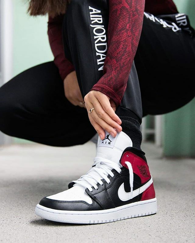 air jordan 1 noble red on feet