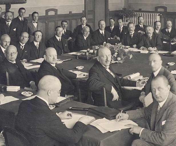 народный фронт франция 1930. пакт бриана келлога ссср. антикоминтерновский пакт 1936 г подписали.