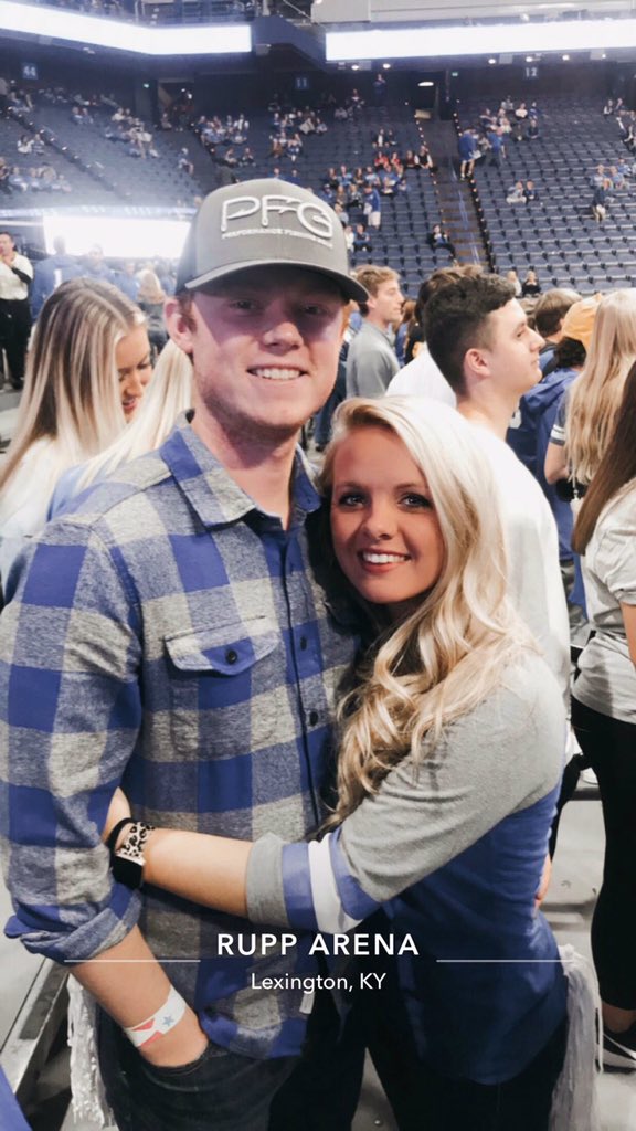 HanMasSmi's tweet photo. #WeAreUK 💙🐱🏀 https://t.co/XcD593Yi0c