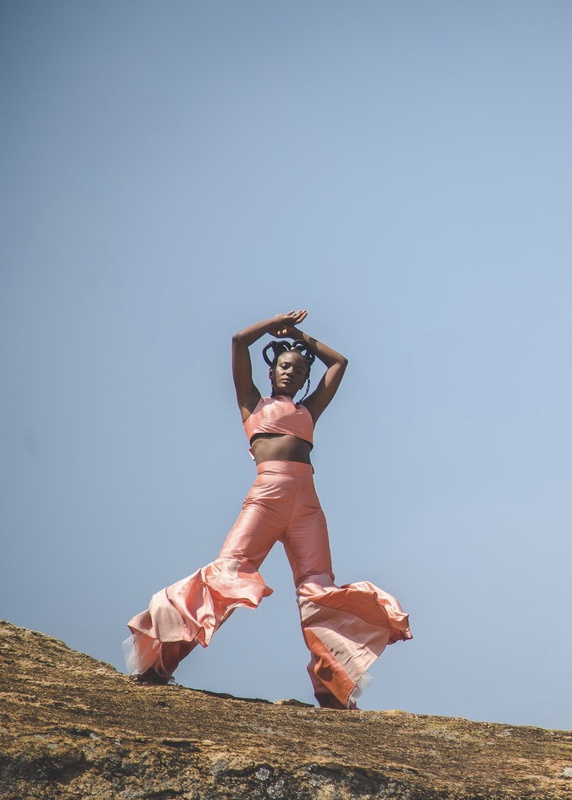 ShingaiMusic's tweet photo. RISE UP
As we explore the last theme of the month leading up to new years, it is essential for us to rise up! The upcoming 20โs will shift many Revolutions into high gear, this our time for change โ๐พ๐ซโจ
#Shingai #AncientFutures #TwentyPlenty #RevolutionsMonth #ComingHome2020 https://t.co/wXeiVjGObj