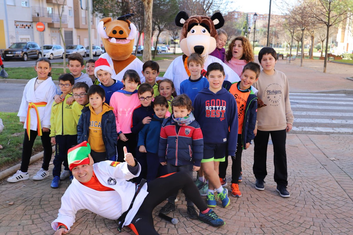 InokumaJudoGu's tweet photo. Cuarta carrera solidaria #SanSilvestre #Inokuma #Runningu. 160 participantes en dos distancias 10 km y 3 km.
Este año a beneficio de la asociación #AcuérdateDeVivir
MAITTANA #NoSurrender. ❤️👌 https://t.co/0gBnX4GkoL