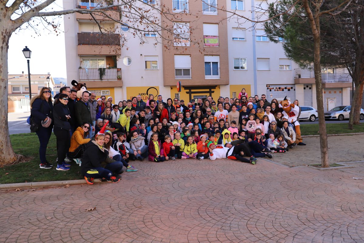 InokumaJudoGu's tweet photo. Cuarta carrera solidaria #SanSilvestre #Inokuma #Runningu. 160 participantes en dos distancias 10 km y 3 km.
Este año a beneficio de la asociación #AcuérdateDeVivir
MAITTANA #NoSurrender. ❤️👌 https://t.co/0gBnX4GkoL