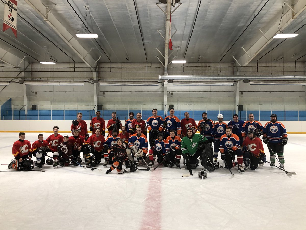 themcroys's tweet photo. Another epic ‘battle of Alberta’ between the Flames and #Roylers. https://t.co/OQ39ApLkCT
