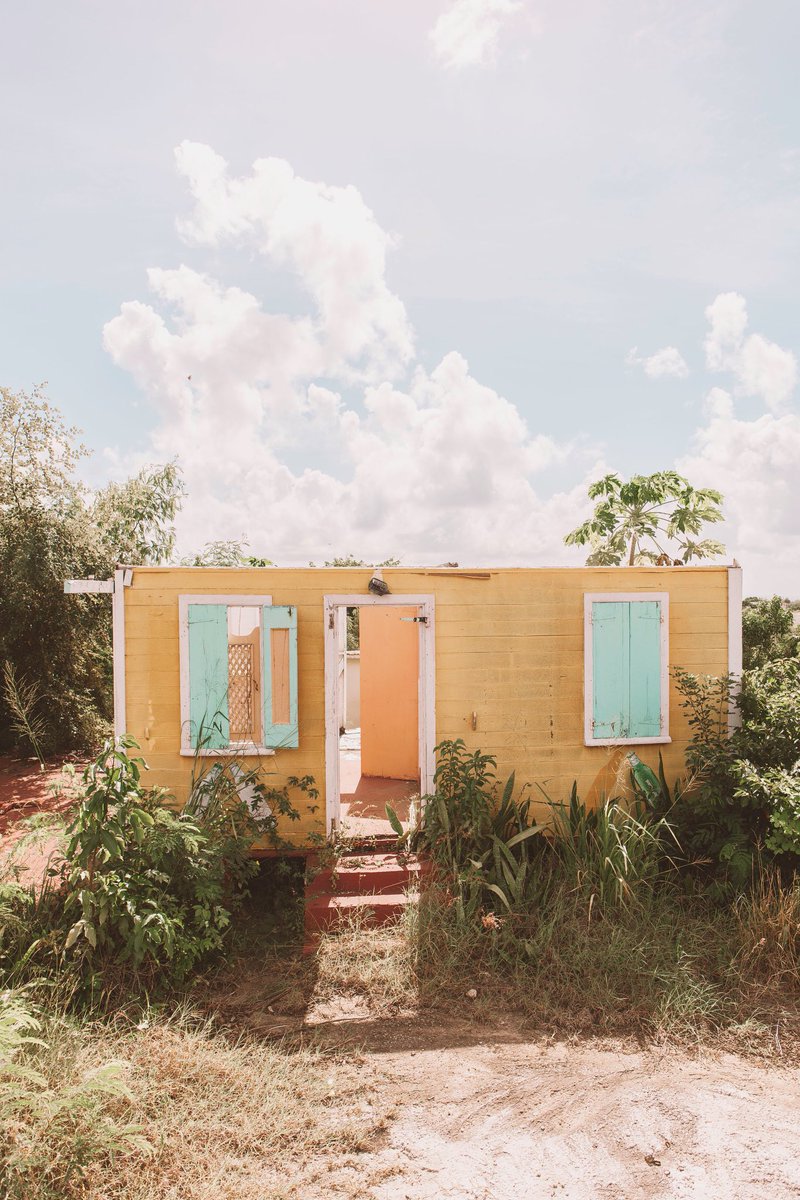 visited the beautiful island of Anguilla over the holidays and got to connect with the people about their everyday lives plus the effects of hurricane Irma // photos by me 

#photgraphy #anguilla #hurricaneirma #documentary #portrait