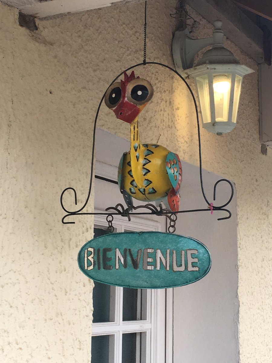 Annapax3's tweet photo. #Champagne-Ardenne #chavot ❤️🍾 https://t.co/37OiOKtlEf