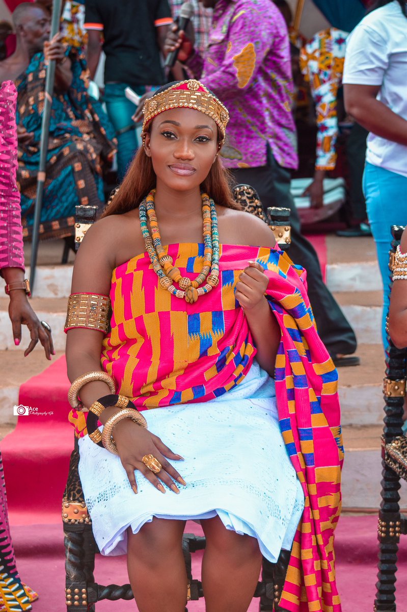 utvghana's tweet photo. Award winning musician, @wendyshaygh has been enstooled Ahenemba Hemaa Of Gomoa Afransi in the Central Region and her stool name is Queen Ewurabena Ofosuhemaa Shay 1 ( Queen Shay 1 ) 

#UTVGhana #UTVNews #DespiteGroup https://t.co/bSJTnnYyTI