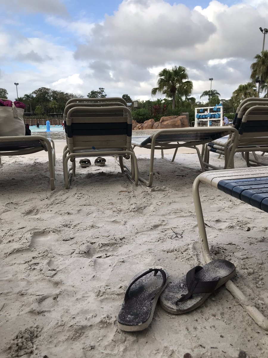 FunInKW's tweet photo. Flip flop day visiting Disney’s Thyphoon Lagoon water park. Surf’s up Dude! #beachlife #funinkeywest #DisneyWorld #SaturdayFeeling #orlandofl #Florida https://t.co/r8n89OBAWM