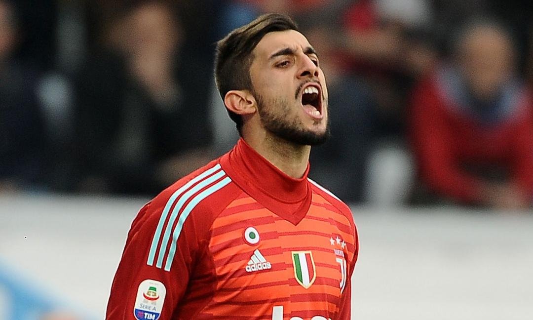TifosiBN's tweet photo. 🇮🇹 #Perin al #Genoa, #affare fatto: scambio di #documenti in corso mentre lui si #sposa ➡️ https://t.co/SaRYOAniW2

🇬🇧 #MattiaPerin to #CFCGenoa in #January ➡️ https://t.co/zx82YmgEnH

#Juventus #Calciomercato #BuonaFortunaMattia #TifosiBianconericom https://t.co/rRNNjvtu35