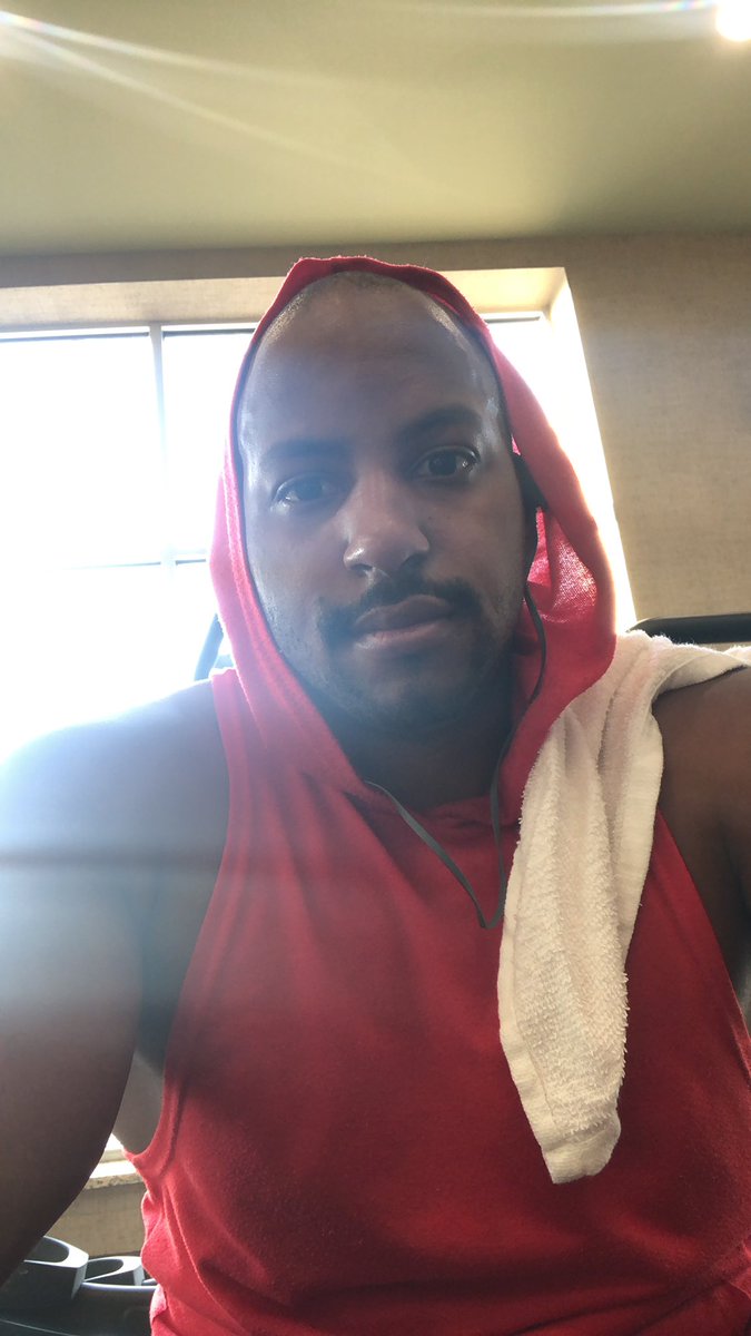 jjohnson90's tweet photo. Christmas cookie workout finished!! The holidays are dangerous for abs #GymLife #LifetimeFitness #LifetimeAthletic #FitnessMotivation #Team6Pack #TeamBringIt #ProjectRock #underarmour #ChristmasCookie @UnderArmour @ProjectRock https://t.co/MAsoctSkW9