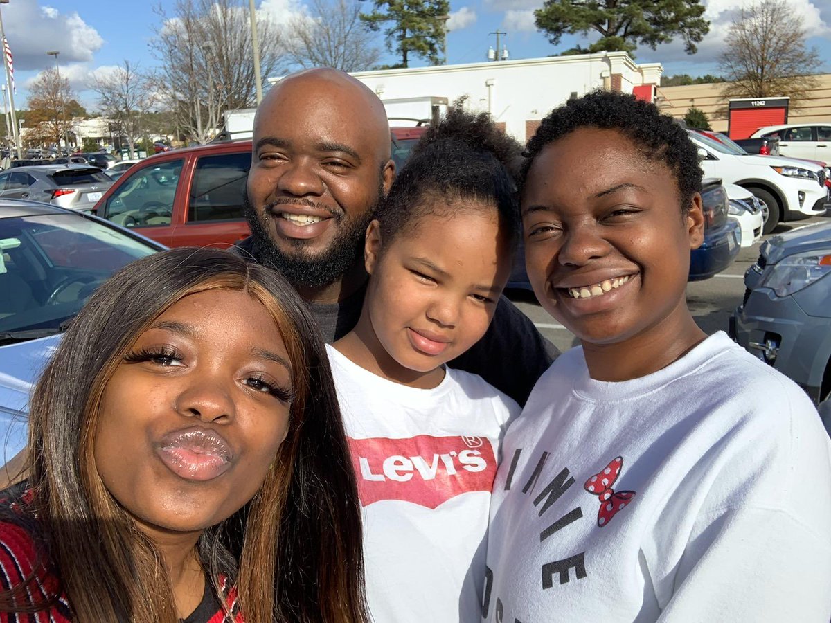 duckjones213's tweet photo. Didn't see my ladies for Christmas, but we sure did make up for lost times.. #OneHappyDad https://t.co/ZOAWTY7Yv2