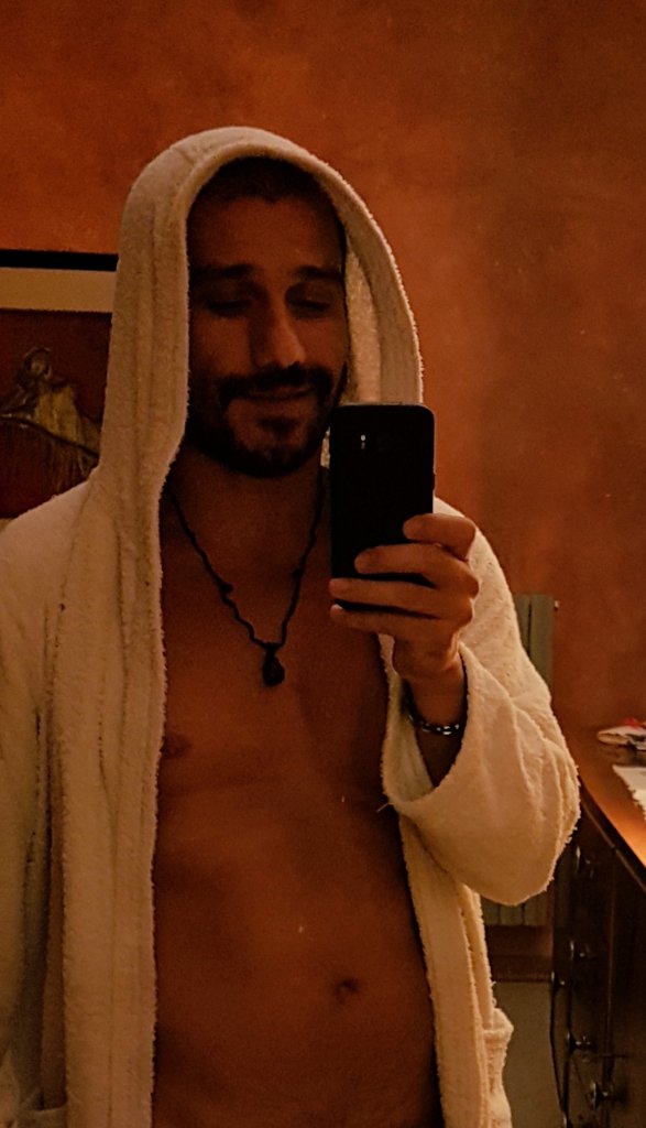 JoelSepelJOELSE's tweet photo. https://t.co/qpkpdZ0H1N https://t.co/a5Xi6TJotT #JOELSE #JoelSepel #CrumbleNot #giuseppeguarino #analpha #thegiftedxxltwentyfour #gifted24centimeters #lechanteur🎤 #dudewithabiggift #anitalianperformer #eltalentoso #viajador #DestinatoPerQualcosaDiGrande #theguy #gg #THENONFRIEND https://t.co/CHReY7rfEG