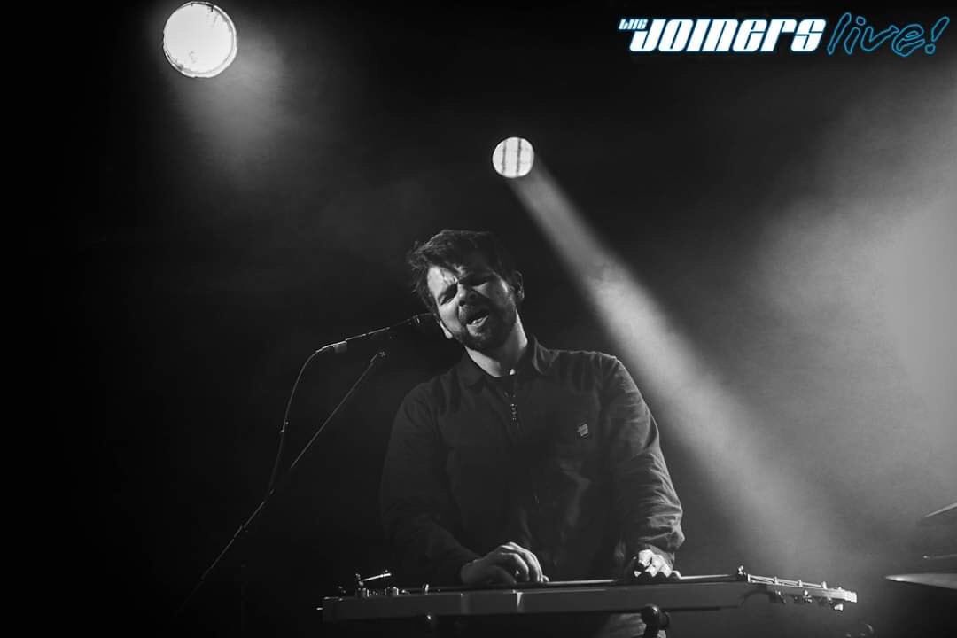 pedrobriley's tweet photo. Last gig of the decade @joinerslive . Cheers to Michael Berkeley for the pic
.
#joiners #joinerslive #southampton #southamptonmusic #country #countrymusic #countryrock #ukcountrymusic #lastgigofthedecade #lapsteel #duesenberg #duesenberglapsteel #blackandwhite #musicphotography https://t.co/ilGWw6OMee