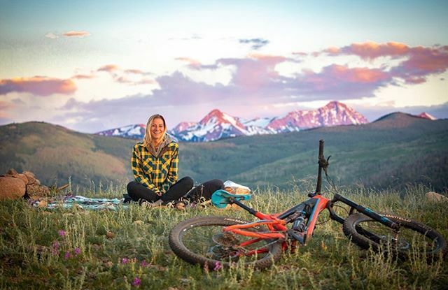 Happy birthday @laurentaylorsteele! Thanks for always making me smile and for showing me the purest love imaginable🖤🖤 ift.tt/2tdrHgY