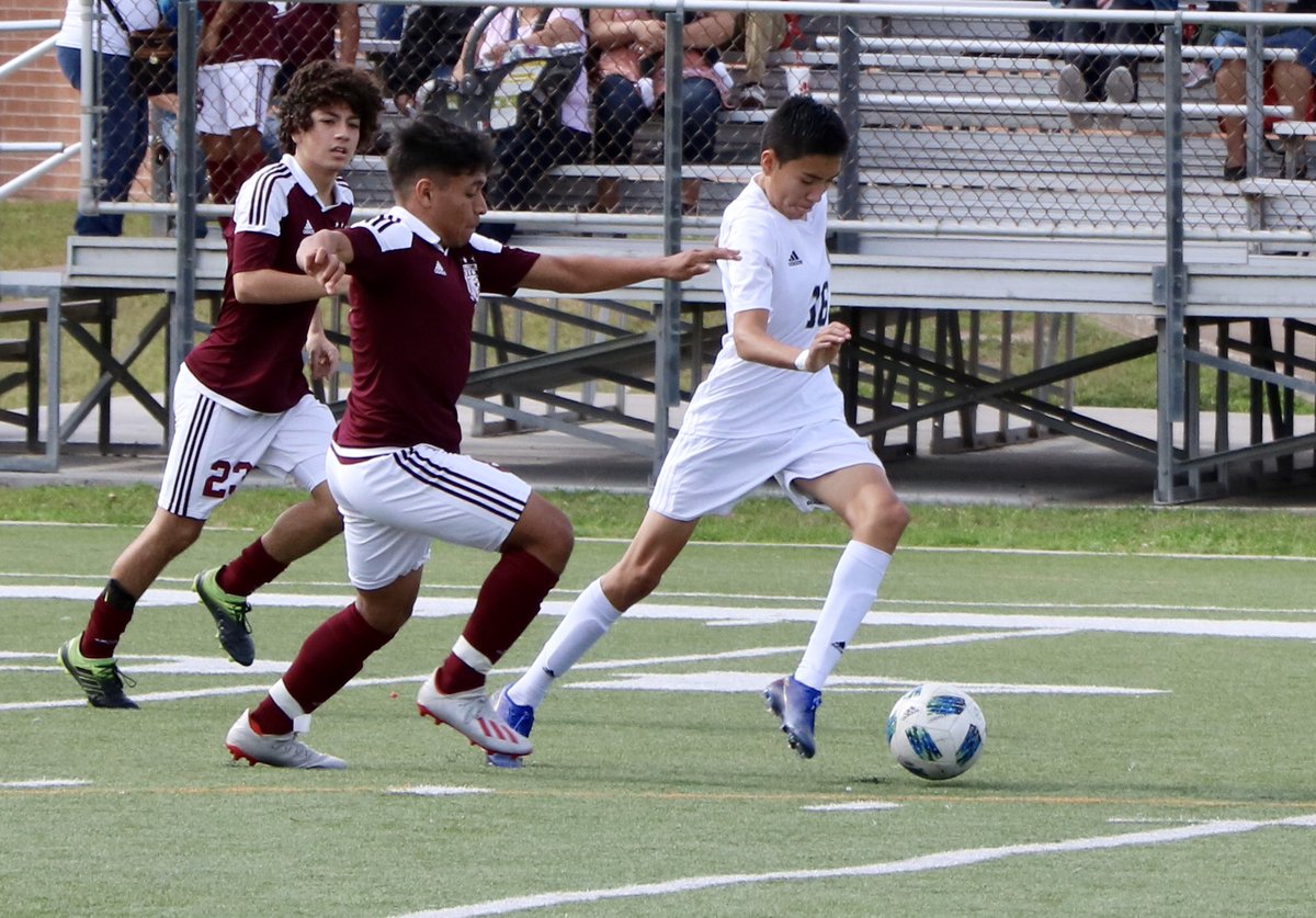 annel_gallegos's tweet photo. My favorite soccer player ❤️ #Bulldogs #varsity #alexanderhighschool https://t.co/afsdMqfXyQ