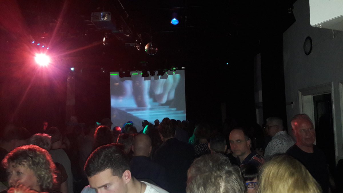 EricWijnacker's tweet photo. Het is nu bomvol bij #top2000 dansfeest #oggd in #wildewereld in #wageningen. Van Chic en Trammps tot doors en acdc. Feestje https://t.co/lbKSHhRLuT