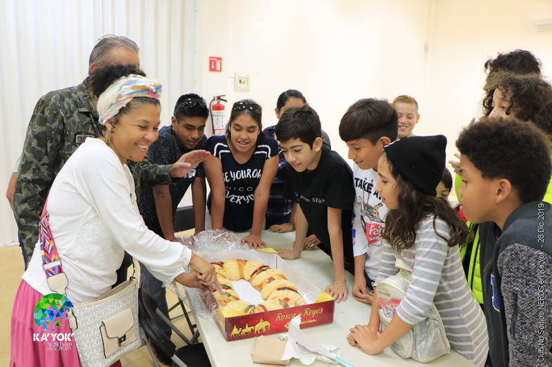 Hoy los integrantes del Club "No Somos Nerds". cerraron el año con el tema: "La Ciencia de la Navidad". Amaury Pardo, les invitó además, una Rosca de Reyes. Nos vemos en enero con más ciencia y debate. ¡Gracias Amaury por compartir tu pasión por la ciencia con tus seguidores!