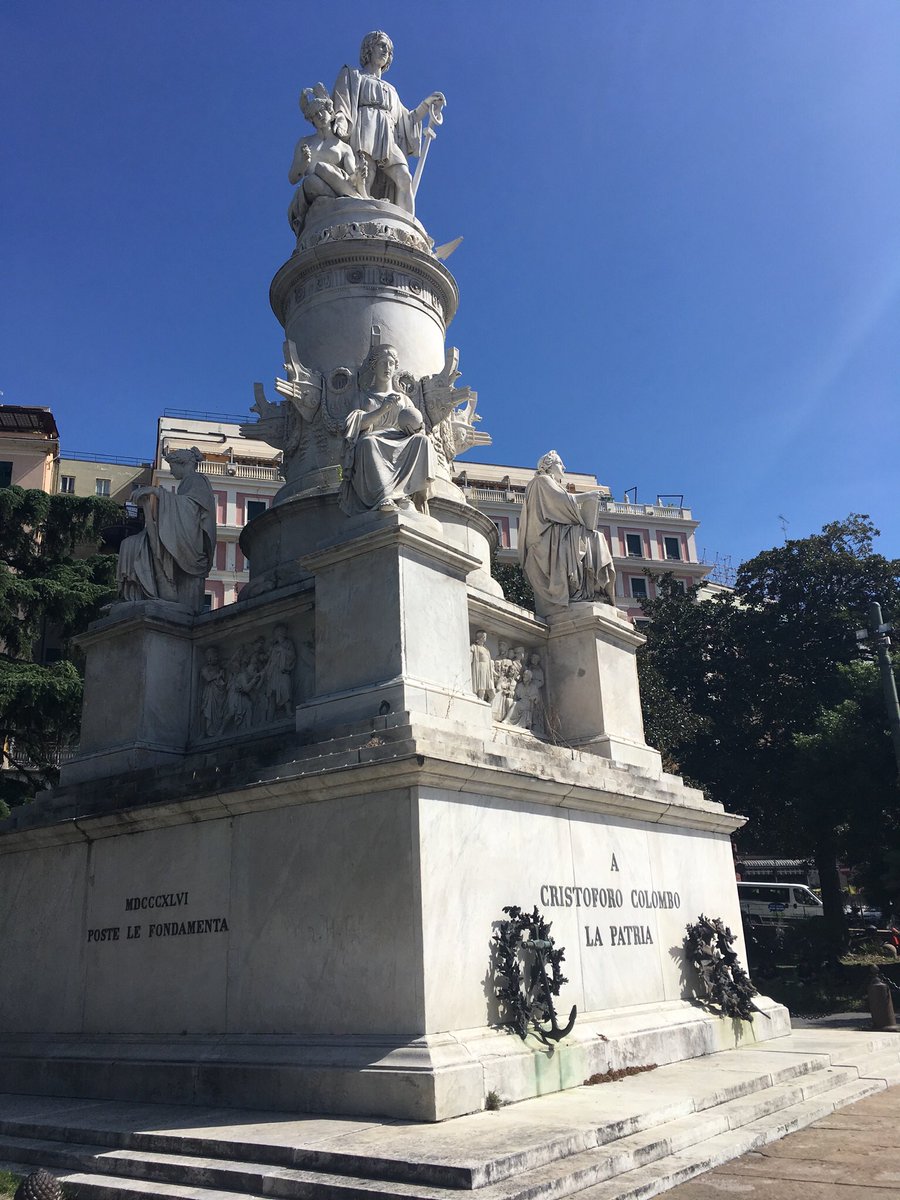 VKerapolku's tweet photo. #taide #Genova, Principe - aseman ulkopuolella. Kolumbuksen patsas. #Anglofiili on Genovassa kotonaan. Vahvat suhteet Englantiin näkyvät kaupunkikuvassa, kuten myös jalkapallossa. #cfcgenoa https://t.co/qLqZqnruyo