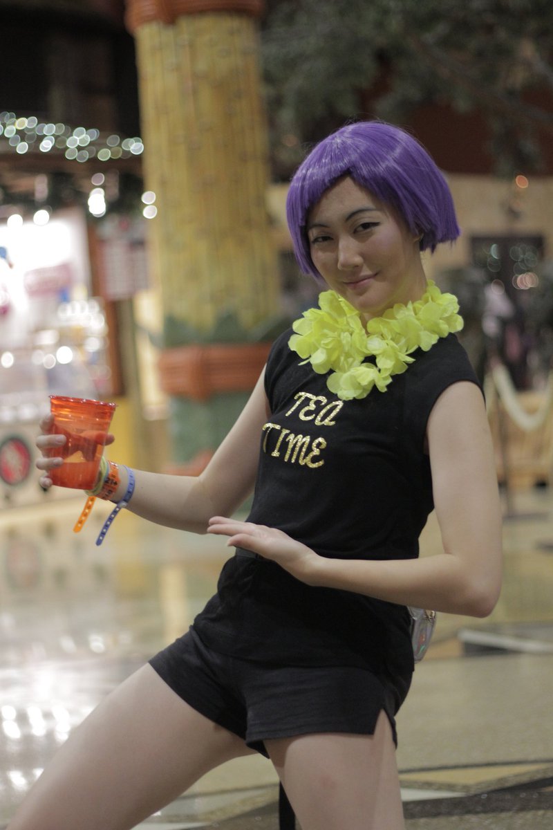hanyuleum's tweet image. TEA TIME WITH LORENZ HELLMAN GLOUCESTER

Vicente rudely gave me these photos titled "cursed FE"

Photo: @PndaNoodlez 

#daishocon #cosplay #lorenz #fe #fe3h #FireEmblemThreeHouses #FireEmblem #lorenzhellmanglouceseter