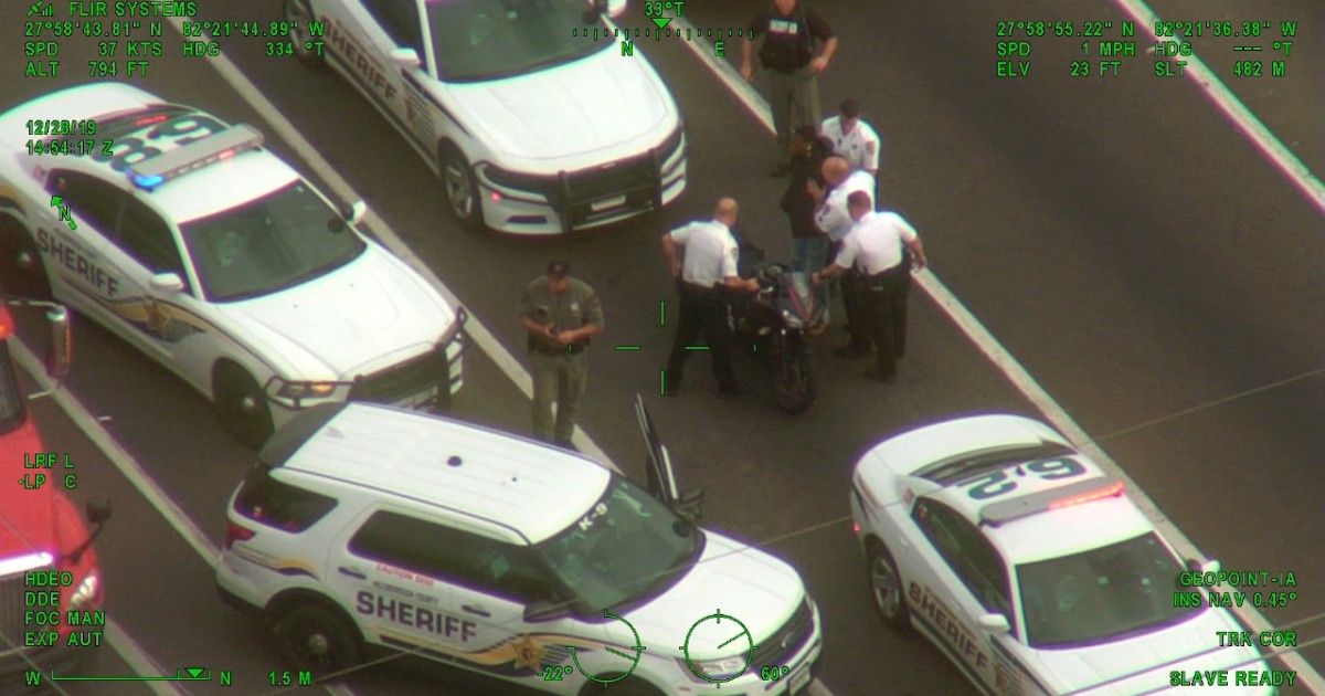 tampabay28's tweet image. Man arrested, charged after robbing Wells Fargo in Hillsborough Co. bit.ly/350b7OY