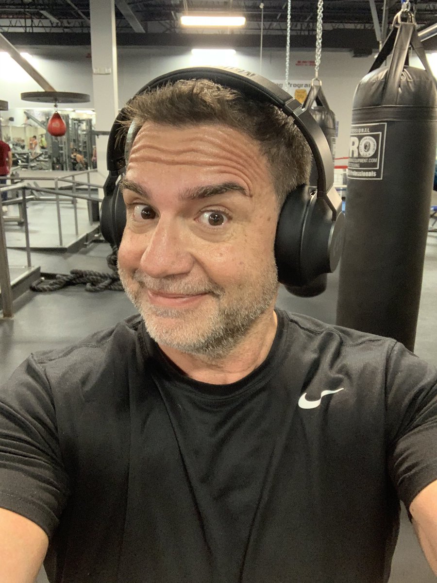 Hope your Saturday and your final weekend to close out ‘19 and the decade  is nothing short of #InterStellar &amp; spectacular!  #soundsperfect <a href="/Malektronic/">Malektronic</a>