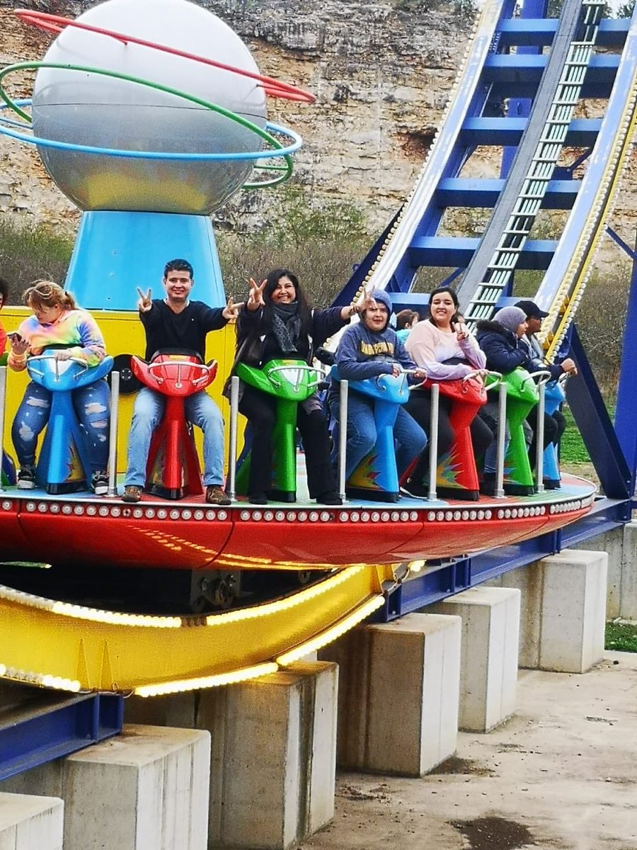 marcerivas38's tweet photo. #JuegosExtremos #AdrenalinaPura @addafengshui @MichOteiza @OteizaGerardo #VacacionesInvierno2019 #MuchoFrio #PensandoAndamos https://t.co/FXYBQJg7qp