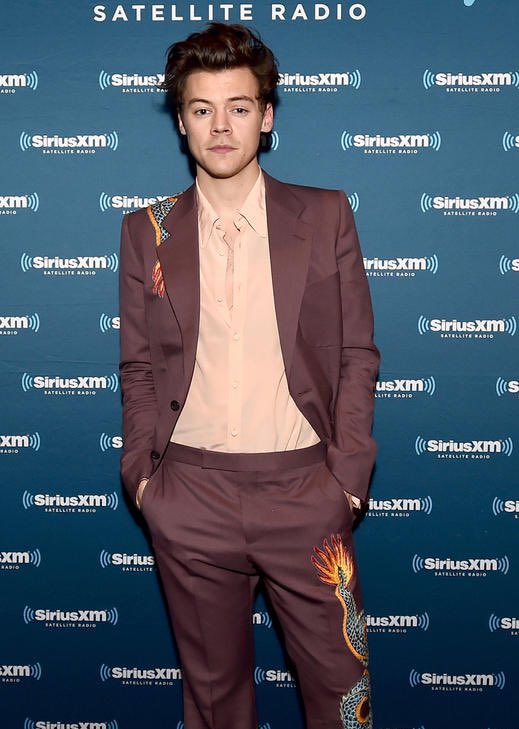 SimmerDownNiall's tweet photo. Harry Styles as wood: a thread https://t.co/SBkNvUdkjf