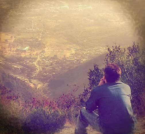 marwanshekhe's tweet photo. قلت ُللريح ِمرة ً 
يا ريح :ُ
هل جربت َمثلي 
أن تبكي بحسرة ٍوتصيح ..ْ
وأنت تلامس 
خصلات إمرأة ٍ ثكلى
 أو طفل ٍجريح… ْ؟
ردَّ باكياً 
وت��كني… https://t.co/F2UnxGIxtr