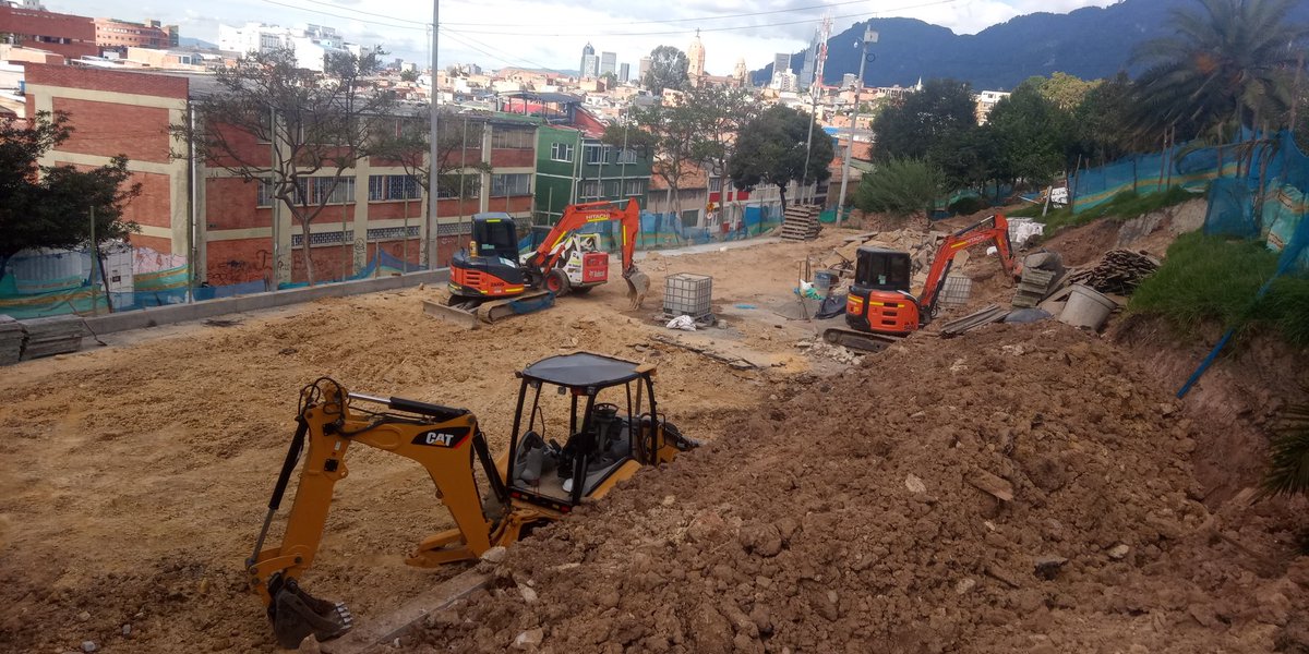calvo_sur's tweet photo. Asi avanza la construcción de nuestro parque #CalvoSur Gracias @IDRD https://t.co/l2a5i0hYg5