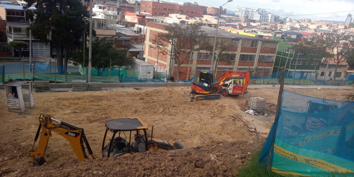 calvo_sur's tweet photo. Asi avanza la construcción de nuestro parque #CalvoSur Gracias @IDRD https://t.co/l2a5i0hYg5