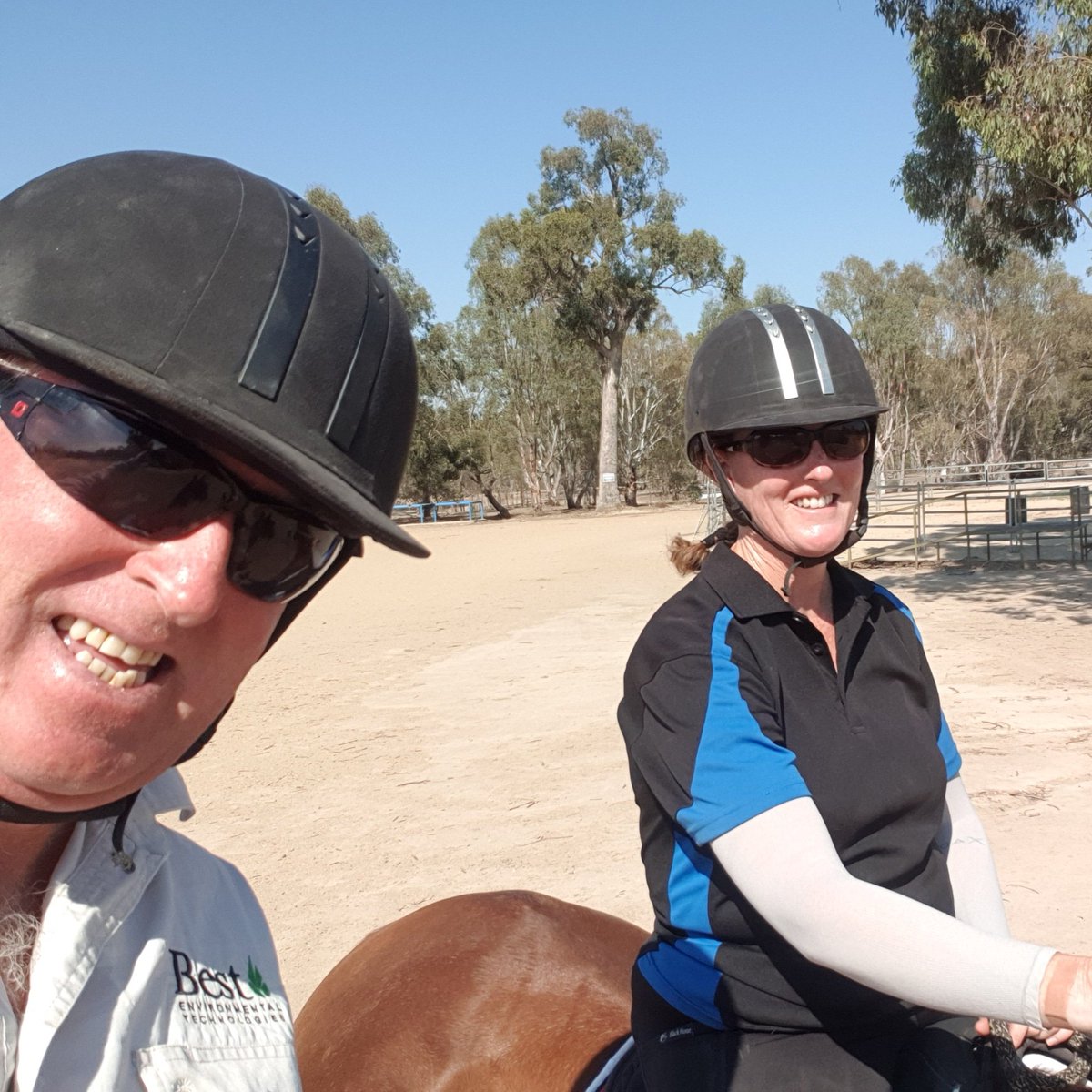 FarmingGen's tweet photo. Living the Dream with my amazing wife https://t.co/qEQ7S7JSRC