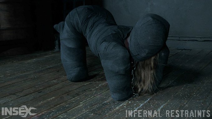 Awww look how cute I look all wrapped up and thrown in a cage 🤗💕 watch my new scene now!  https://t.co/IqVFhHyKDD