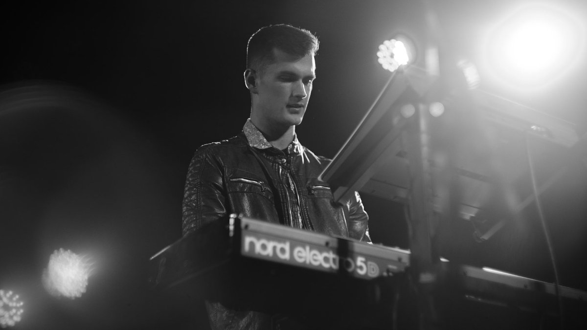 Our San Diego headlining show is coming up next month and we want to see you all there 🐝 Pre Sale tix are available here for $8: m.bpt.me/event/4471335D…’t miss out on this one! pc: <a href="/ibaeah/">DEADBEAT</a> #queenbees #queenbeessd