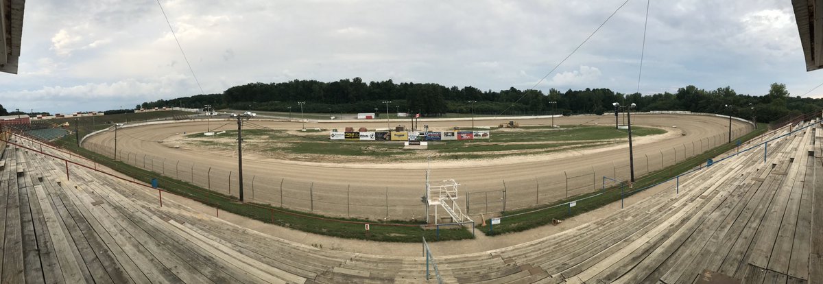 PhotosRacetrack's tweet photo. Fulton Speedway, Fulton, New York. WIDE!!!!!!! Just keep pushin those cushions! #fultonspeedway @FultonSpeedway Very nice facility!!! https://t.co/2cisxz2m5m