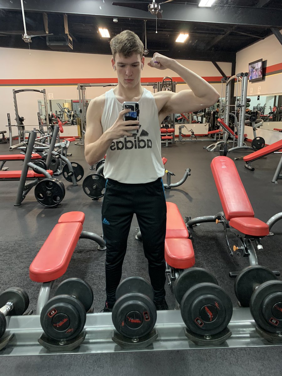 joelhasclass's tweet photo. goofy+confident=my mood rn🥵😤💪 https://t.co/MBwzWyiSOI