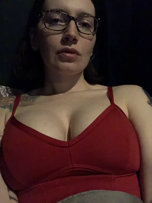 New Year&rsquo;s Resolution: wear more deep red. https://t.co/z9domxV5rf