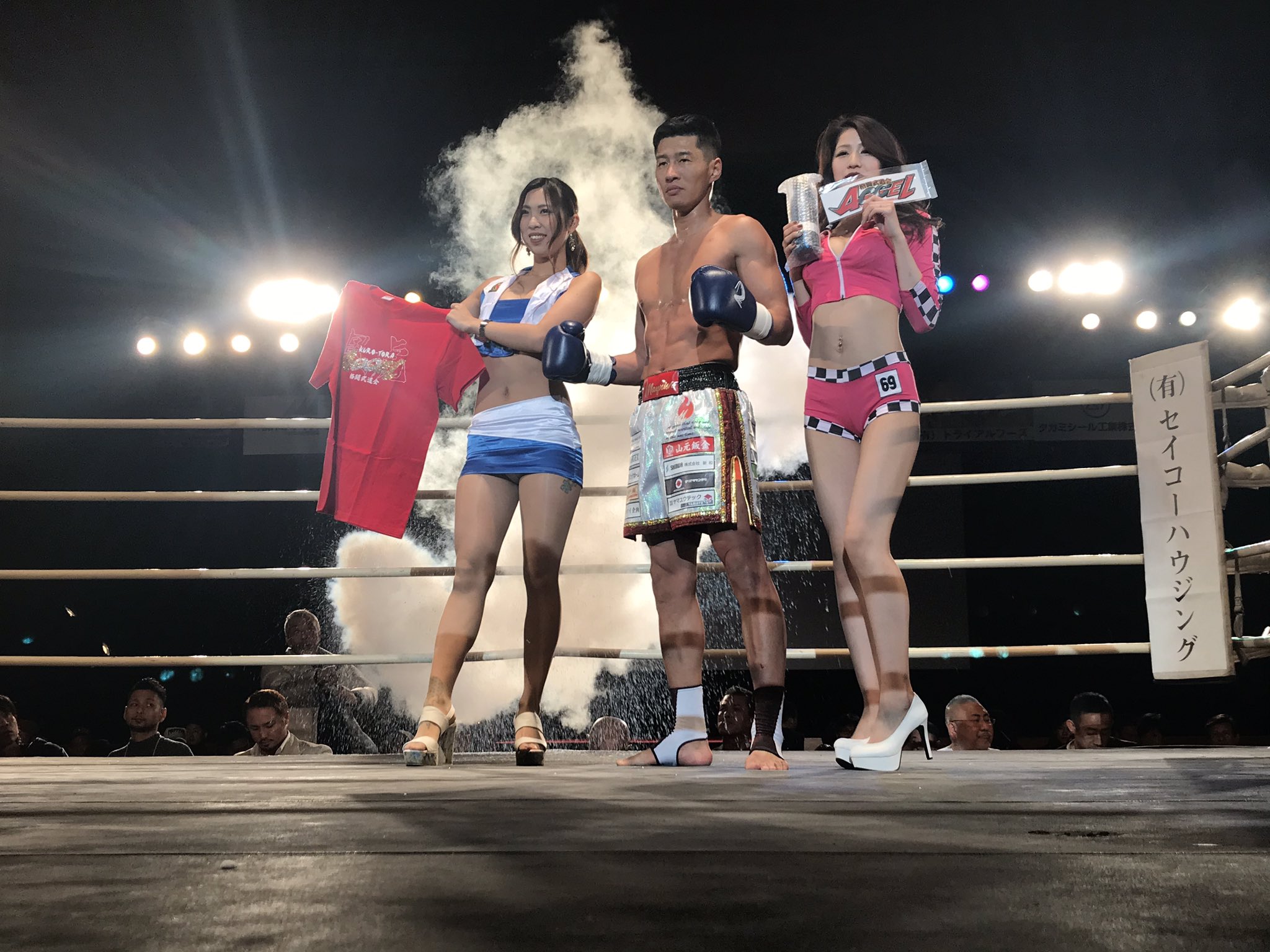 Rksプロモーション アクセルvol 47 Rks王者 春野剛士もko勝利 スラっと高身長で長いガウン姿がカッコイイ いつも試合運びもカッコイイ メイニッシュキックボクシングはアマチュアも強い 注目してます Rksプロモーション 格闘技 キックボクシング