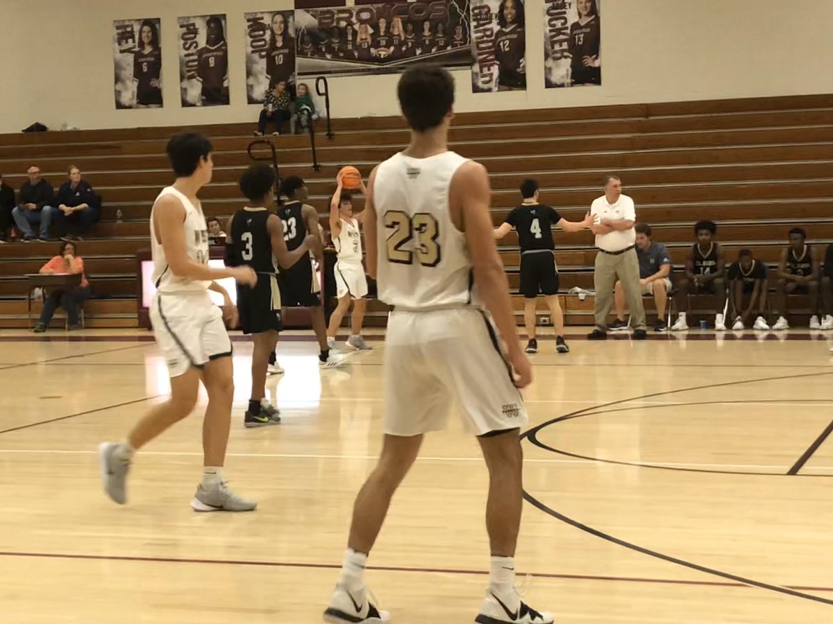 TMarkwith14's tweet photo. Standouts for @wfhsbasketball vs. TL Hanna (68-43 W):
Joseph Staiti-17P 11R

Nick Zabetakis-17P 5A (2 3PM)

Jack Bock-10P 6R (2 3PM)

Sterling Johnson-7P 5R 2S

@josephstaiti23 https://t.co/1j9mRghkRz