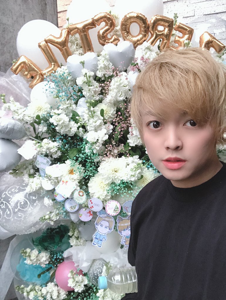 SHUN_TONEMANIA's tweet photo. おはようございます!
今日は今年ラストのライブ!
昼は
ZEROSTYLEのハートノック生放送
(ゲストあり)
夜
Z.S TIME 忘年会SP
ロンT福袋販売やビンゴ大会もやるから
楽しんで行こうー!! https://t.co/I8zSv7fe0o